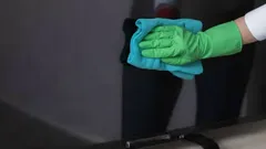 Čištění televizní obrazovky: co byste rozhodně neměli dělat